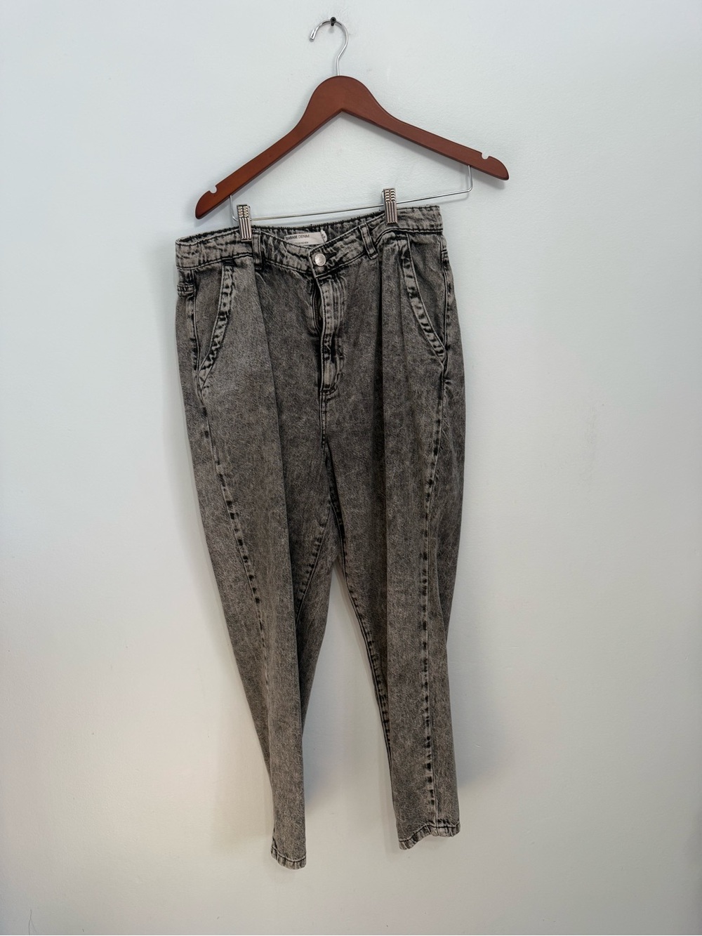 Garage Women’s Gray Acid-Wash Boyfriend Jeans